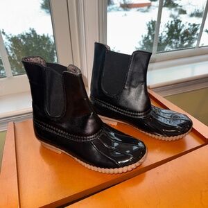 Suyu duck boots NEW NEVER WORN SIZE 6